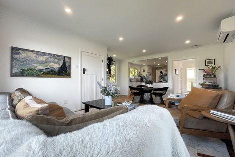 Photo of property in 28 Montgomery Avenue, Karori, Wellington, 6012