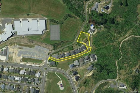 Photo of property in 13 Manapouri Lane, Aotea, Porirua, 5024