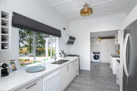 Photo of property in 104 Ferry Road, Clive, 4102