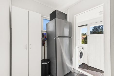 Photo of property in 73a Awaroa Road, Helensville, 0800