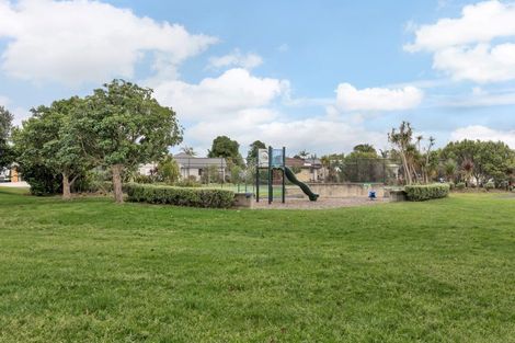 Photo of property in 10 Endeavour Place, One Tree Point, 0118