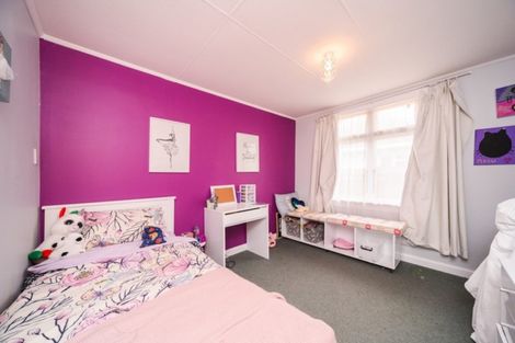 Photo of property in 33 Karina Terrace, Roslyn, Palmerston North, 4414