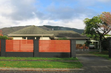 Photo of property in 6 Kohekohe Road, Waikanae, 5036