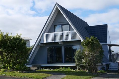 Photo of property in 9 Toporoa View, Ascot Park, Porirua, 5024