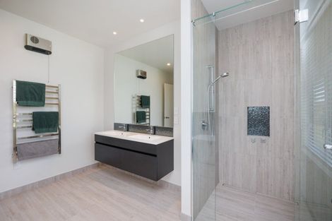 Photo of property in 33 Hartwell Drive, Kelvin Grove, Palmerston North, 4470