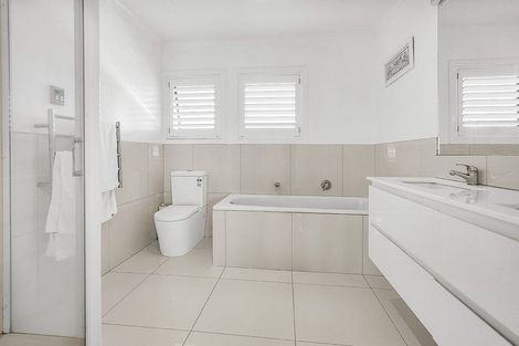 Photo of property in 12 Newcastle Road, Dinsdale, Hamilton, 3204