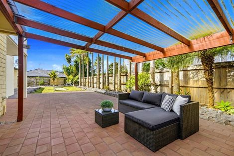 Photo of property in 1 William Gamble Drive, Greenhithe, Auckland, 0632
