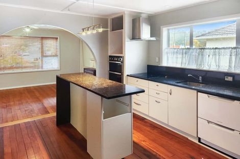 Photo of property in 215 Stokes Valley Road, Stokes Valley, Lower Hutt, 5019