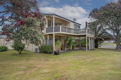 Photo of property in 19 Hicks Place, Cooks Beach, Whitianga, 3591