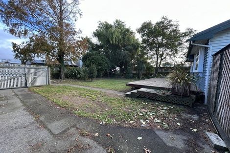 Photo of property in 52 Olliviers Road, Phillipstown, Christchurch, 8011