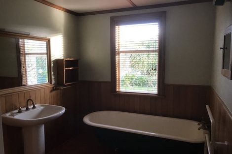 Photo of property in 26 Queen Street, Cambridge, 3434