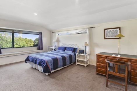 Photo of property in 35 Trotting Terrace, Fairview Heights, Auckland, 0632