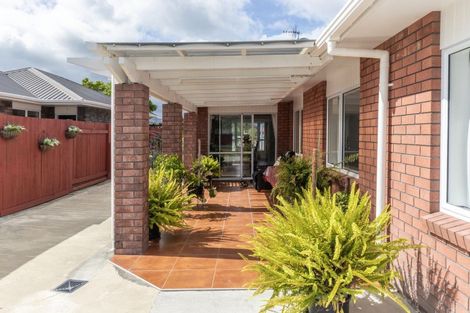 Photo of property in 6 Royal Oak Drive, Kelvin Grove, Palmerston North, 4414