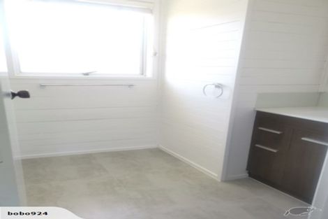 Photo of property in 5 Cockayne Crescent, Sunnynook, Auckland, 0620
