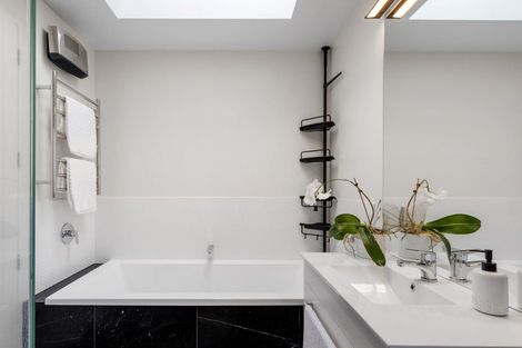 Photo of property in 152a Wairakei Road, Bryndwr, Christchurch, 8053