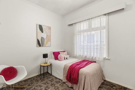 Photo of property in 100 Yule Street, Lyall Bay, Wellington, 6022