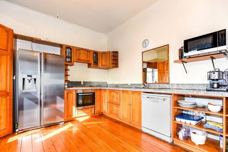 Photo of property in 96 Somerfield Street, Somerfield, Christchurch, 8024