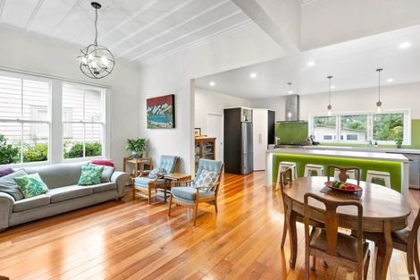 Photo of property in 16 Pacific Street, Waiuku, 2123