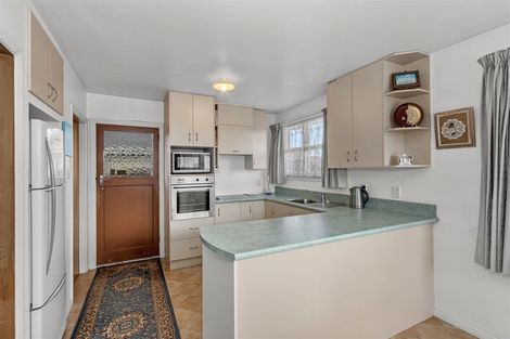 Photo of property in 8 Wychwood Crescent, Bishopdale, Christchurch, 8053