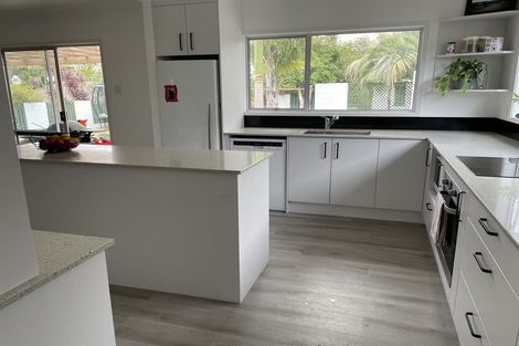 Photo of property in 4 Towra Place, Botany Downs, Auckland, 2010