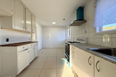 Photo of property in 71 Smythe Road, Henderson, Auckland, 0612