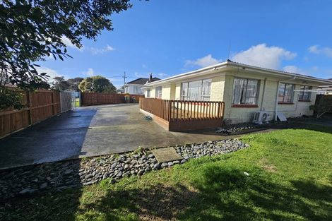 Photo of property in 2/2a Hutt Road, Manurewa, Auckland, 2102