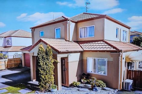 Photo of property in 8 Dainton Place, New Lynn, Auckland, 0600