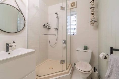 Photo of property in 1/72l Kitchener Road, Milford, Auckland, 0620