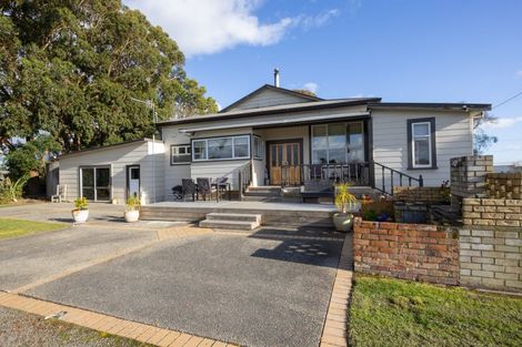 Photo of property in 658 Roberts Line, Kelvin Grove, Palmerston North, 4470