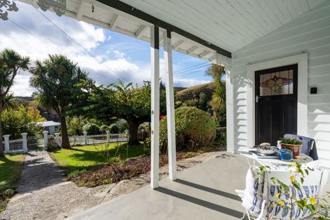Photo of property in 28 Harrington Street, Lawrence, 9532