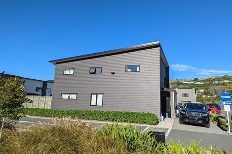 Photo of property in 11/9u Surrey Street, Tawa, Wellington, 5028