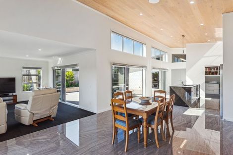 Photo of property in 15 Taranui Way, Paraparaumu Beach, Paraparaumu, 5032