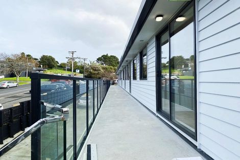 Photo of property in 2c/3 Blanc Road, Silverdale, 0932