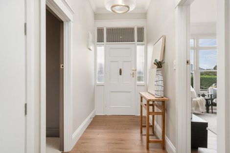 Photo of property in 64 Corson Avenue, Beckenham, Christchurch, 8023
