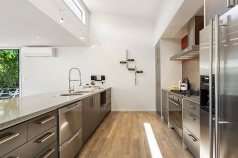 Photo of property in 4 Lantern Lane, Halswell, Christchurch, 8025