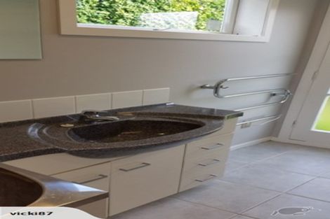 Photo of property in 1/32 Seaview Road, Glenfield, Auckland, 0629