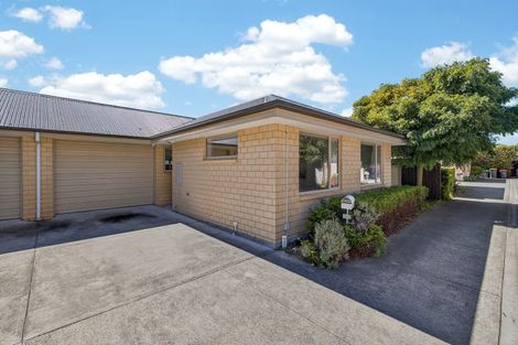 Photo of property in 52 Thackeray Place, Waltham, Christchurch, 8023