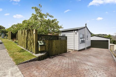 Photo of property in 11 John Witton Drive, Crofton Downs, Wellington, 6035