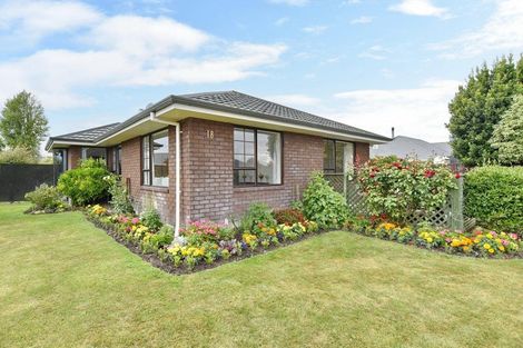 Photo of property in 18 Harrall Place, Kaiapoi, 7630