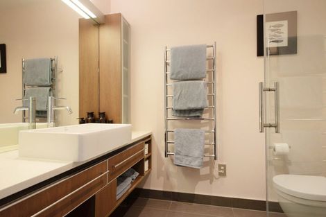 Photo of property in Patent 326 Apartments, 404s/326 Evans Bay Parade, Hataitai, Wellington, 6021