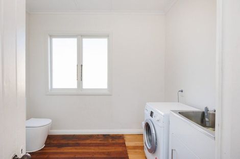 Photo of property in 23 Ross Street, Marton, 4710