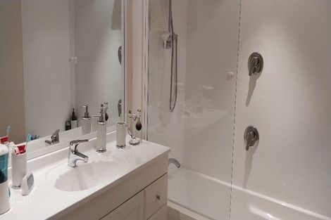 Photo of property in Highwic, 32u2 Hobson Street, Thorndon, Wellington, 6011