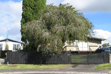 Photo of property in 22 Justin Place, Te Atatu Peninsula, Auckland, 0610