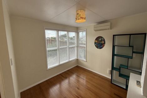 Photo of property in 24 Banks Street, Marfell, New Plymouth, 4310