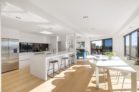 Photo of property in 272 Cannon Hill Crescent, Mount Pleasant, Christchurch, 8081