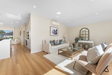 Photo of property in 47 Chamberlain Road, Massey, Auckland, 0614