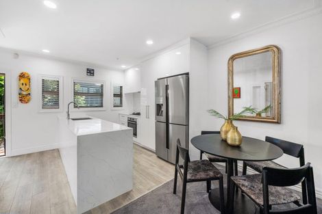 Photo of property in 9/177 Hurstmere Road, Takapuna, Auckland, 0622