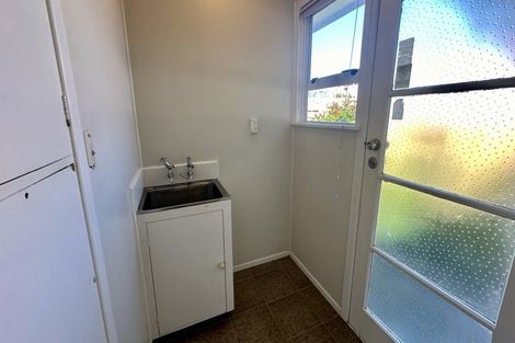 Photo of property in 81 Edmonton Road, Henderson, Auckland, 0612