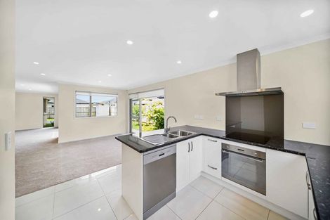 Photo of property in 22 Lamborn Drive, Papakura, 2110