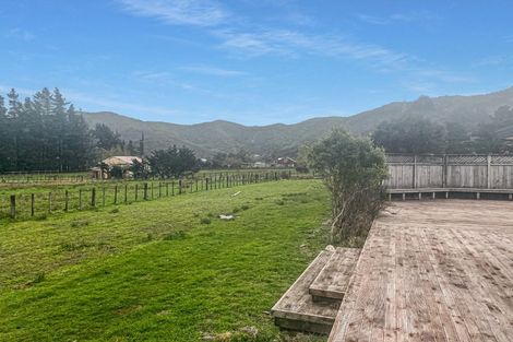 Photo of property in 150 Upper Fitzherbert Road, Wainuiomata, Lower Hutt, 5373
